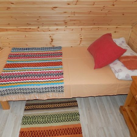 Ala-Laugu Holiday Home Leisi Bagian luar foto