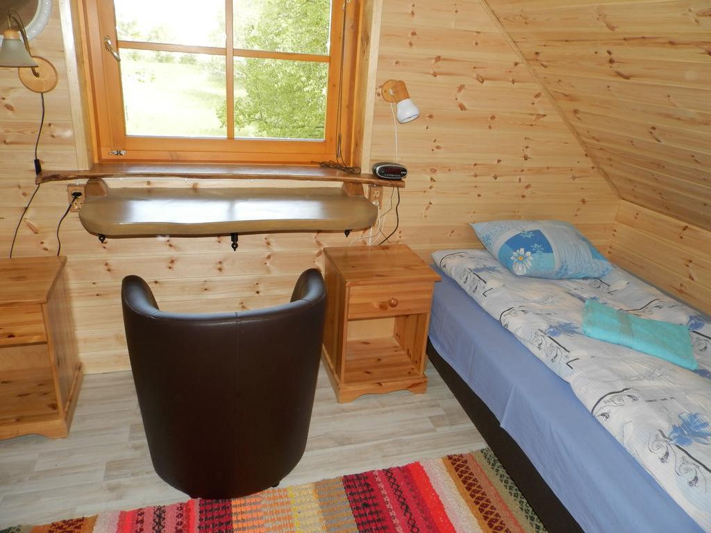 Ala-Laugu Holiday Home Leisi Bagian luar foto