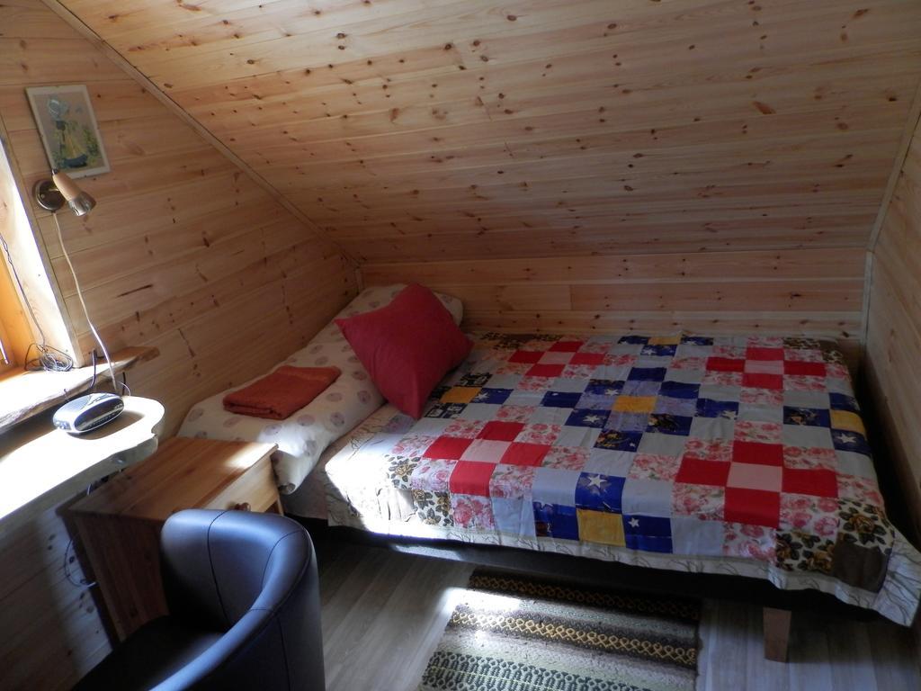 Ala-Laugu Holiday Home Leisi Bagian luar foto
