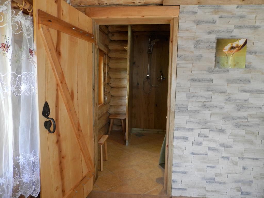 Ala-Laugu Holiday Home Leisi Bagian luar foto