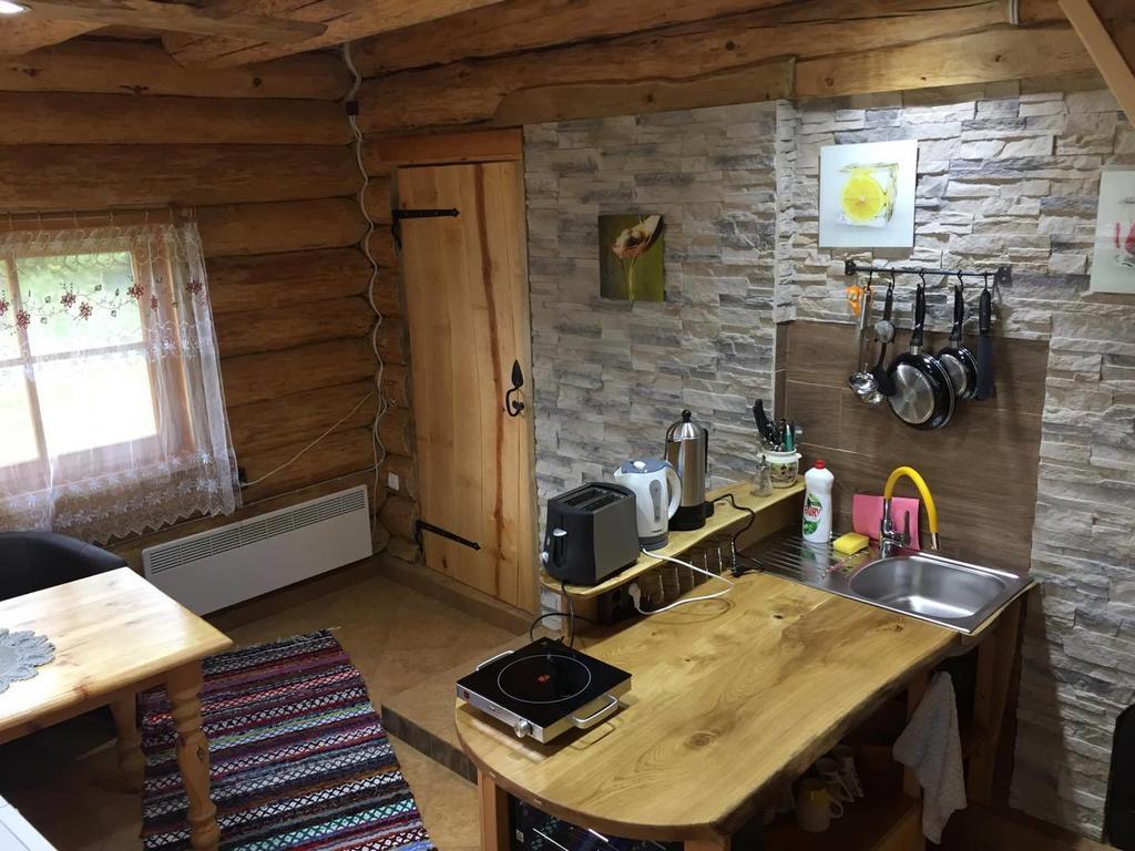 Ala-Laugu Holiday Home Leisi Bagian luar foto
